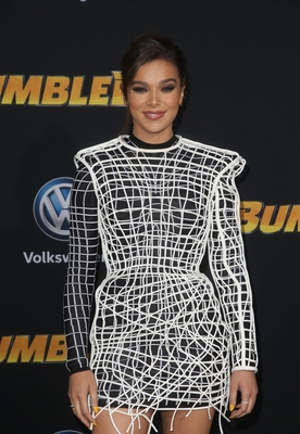Hailee Steinfeld Poster 3729575