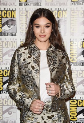 Hailee Steinfeld Poster 3729688