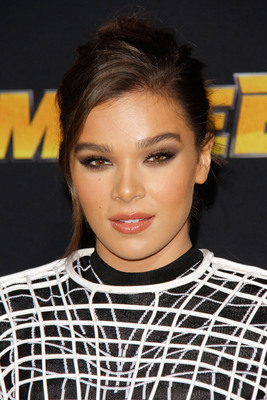 Hailee Steinfeld Poster 3729751