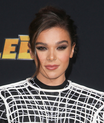 Hailee Steinfeld Poster 3730057