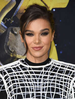 Hailee Steinfeld Poster 3730176