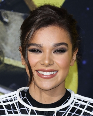 Hailee Steinfeld Poster 3730257