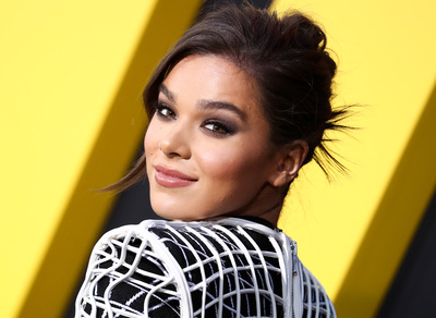 Hailee Steinfeld Poster 3730270
