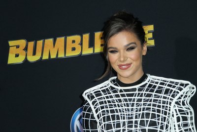 Hailee Steinfeld Poster 3730407