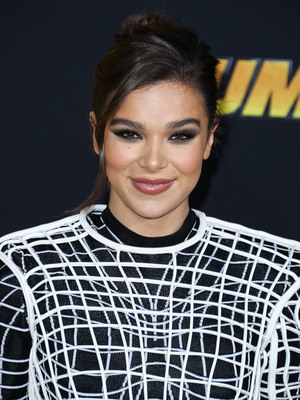 Hailee Steinfeld Poster 3730442