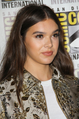 Hailee Steinfeld Poster 3763654
