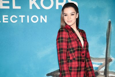 Hailee Steinfeld Poster 3763670