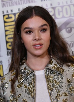 Hailee Steinfeld Poster 3763706