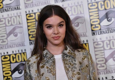 Hailee Steinfeld Poster 3763733