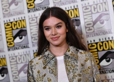 Hailee Steinfeld Poster 3763745