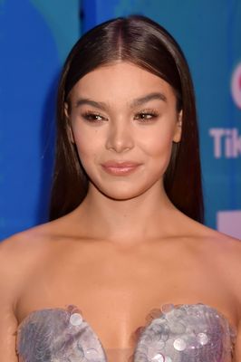 Hailee Steinfeld Poster 3785952