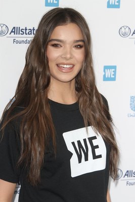 Hailee Steinfeld Poster 3833038
