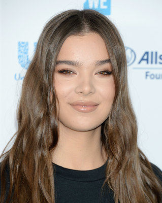 Hailee Steinfeld Poster 3833051