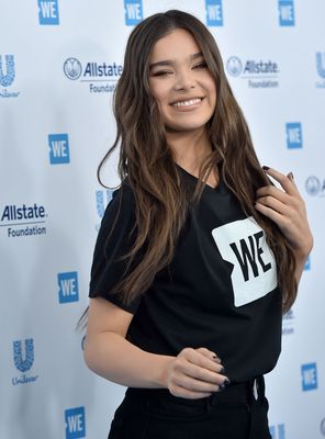Hailee Steinfeld Poster 3833069