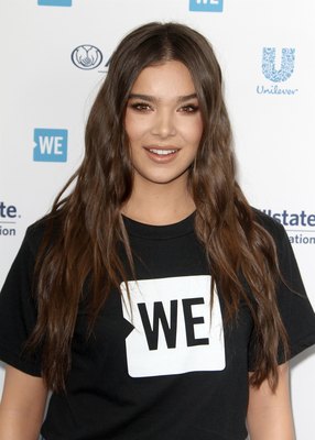 Hailee Steinfeld Poster 3833071
