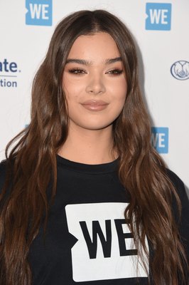 Hailee Steinfeld Poster 3833074