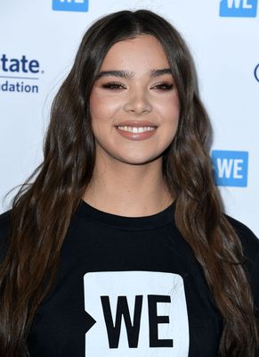 Hailee Steinfeld Poster 3833082
