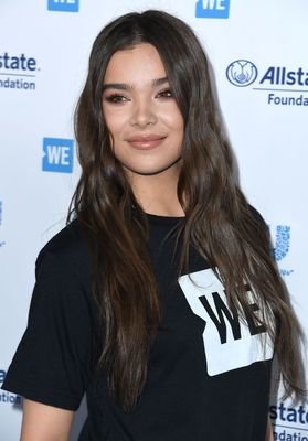 Hailee Steinfeld Poster 3833102