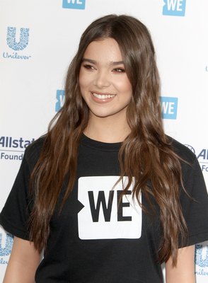 Hailee Steinfeld Poster 3833111