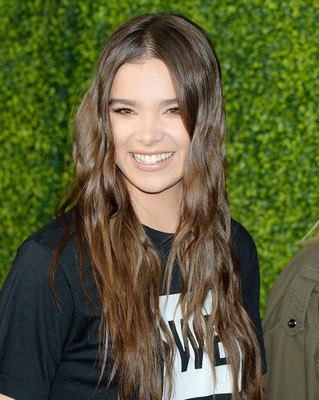Hailee Steinfeld Poster 3833113