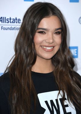 Hailee Steinfeld Poster 3833122