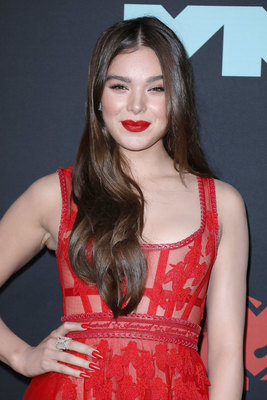 Hailee Steinfeld Poster 3888018