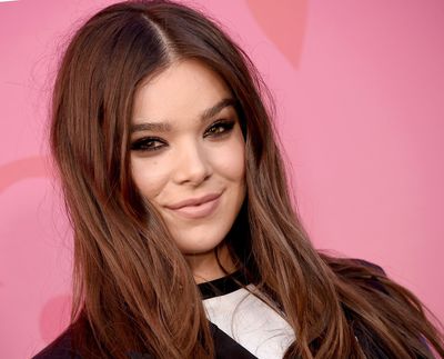 Hailee Steinfeld Poster 3888034