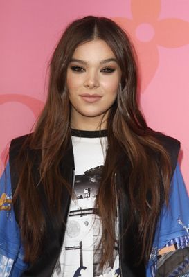 Hailee Steinfeld Poster 3888039