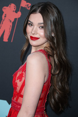 Hailee Steinfeld Poster 3888053