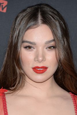 Hailee Steinfeld Poster 3888054