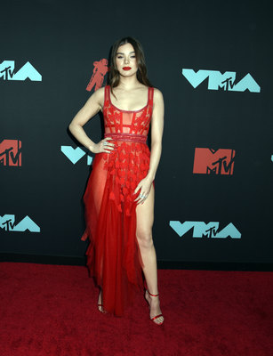 Hailee Steinfeld Poster 3888058