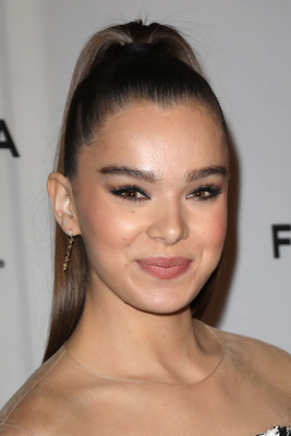 Hailee Steinfeld Poster 3888081