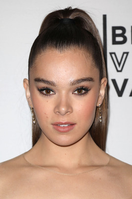 Hailee Steinfeld Poster 3888092