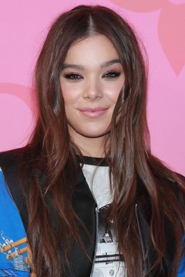 Hailee Steinfeld Poster 3888101