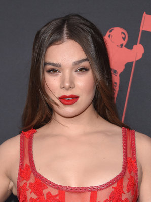 Hailee Steinfeld Poster 3888113