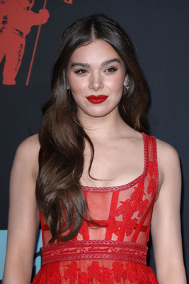 Hailee Steinfeld Poster 3888117