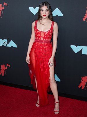 Hailee Steinfeld Poster 3888126