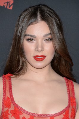 Hailee Steinfeld Poster 3888145