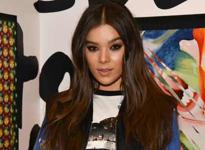 Hailee Steinfeld Poster 3888177