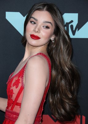Hailee Steinfeld Poster 3888190
