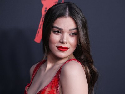 Hailee Steinfeld Poster 3888198