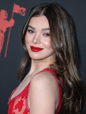 Hailee Steinfeld Poster 3888218