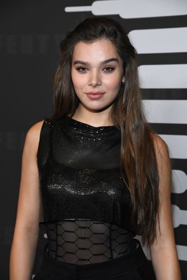 Hailee Steinfeld Poster 3888235
