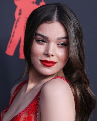 Hailee Steinfeld Poster 3888263