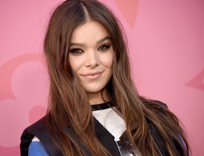Hailee Steinfeld Poster 3888299