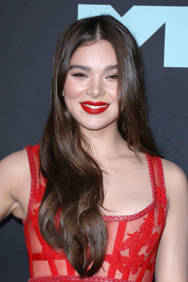 Hailee Steinfeld Poster 3888300