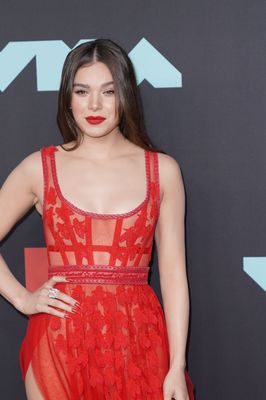 Hailee Steinfeld Poster 3888308