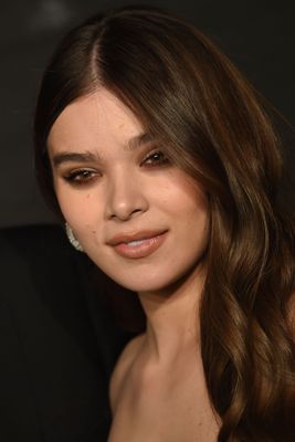 Hailee Steinfeld Poster 3911212
