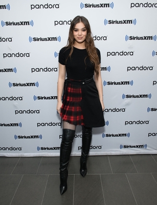 Hailee Steinfeld Poster 3911233