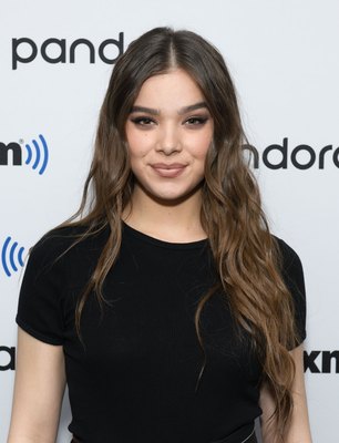 Hailee Steinfeld Poster 3911290